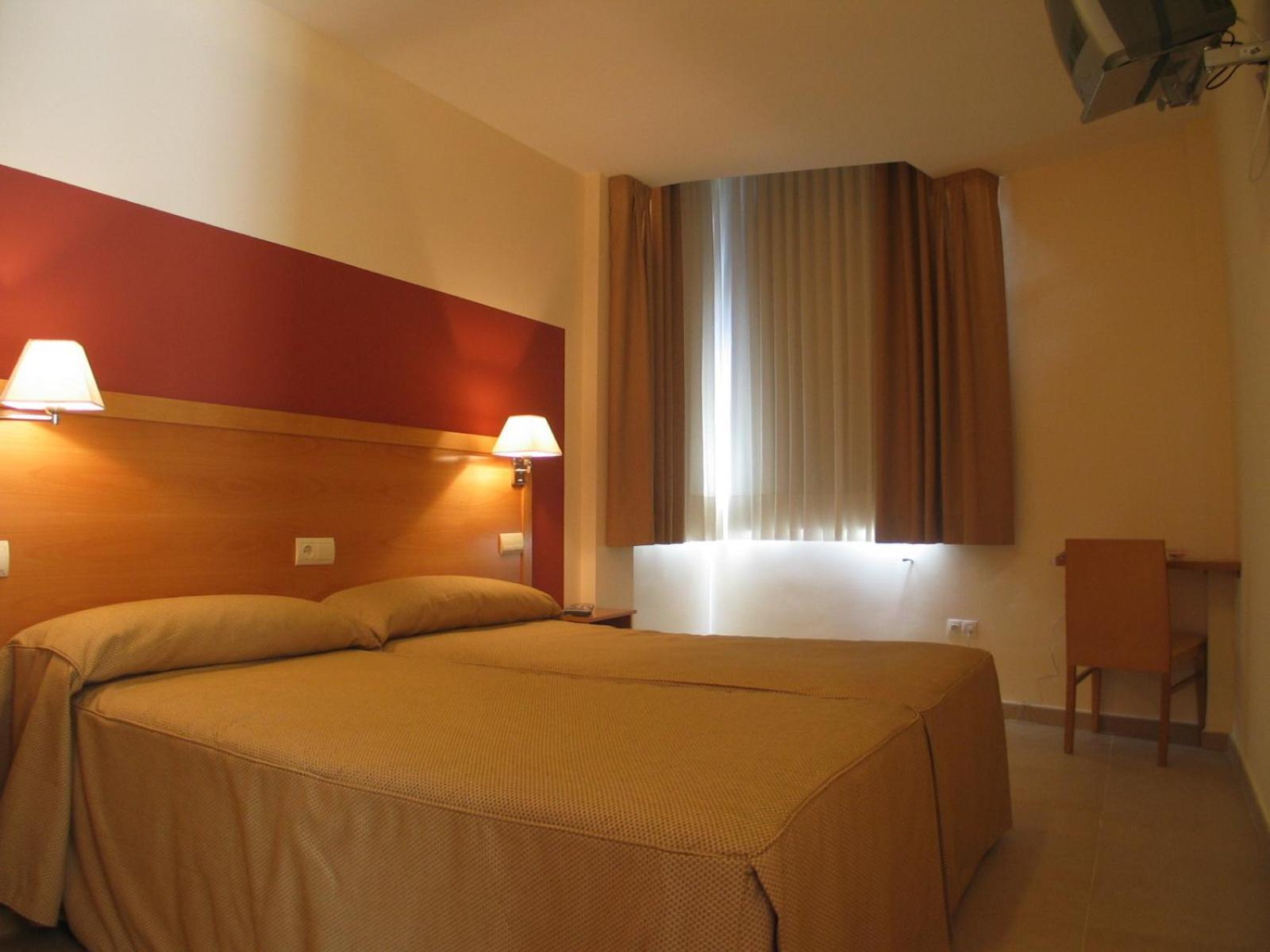 Hostal Ciudad De Caparra Carcaboso Pokoj fotografie