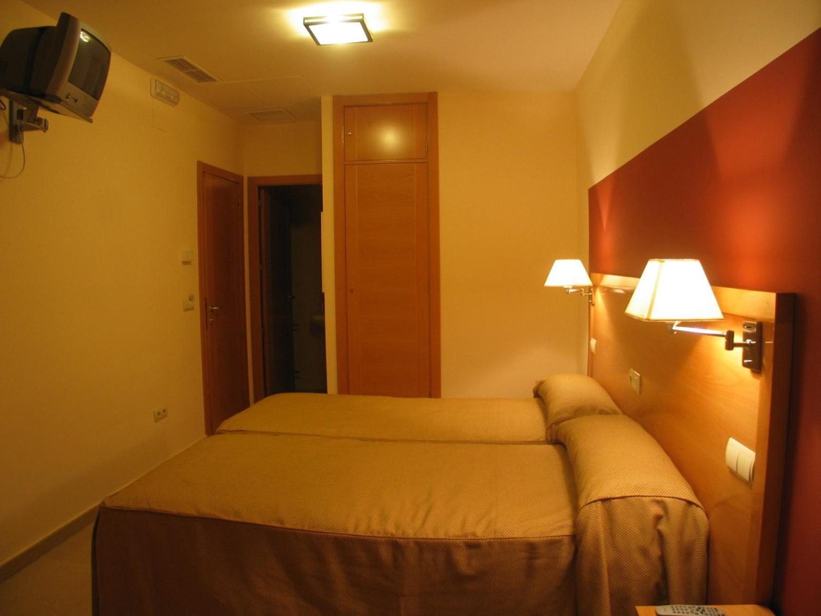 Hostal Ciudad De Caparra Carcaboso Pokoj fotografie