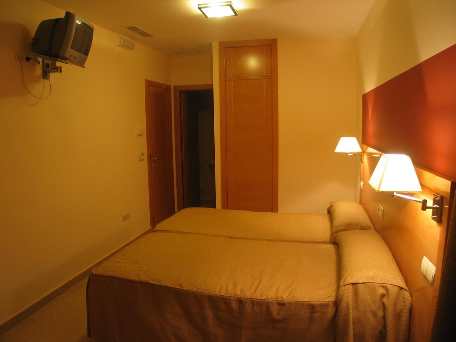 Hostal Ciudad De Caparra Carcaboso Pokoj fotografie