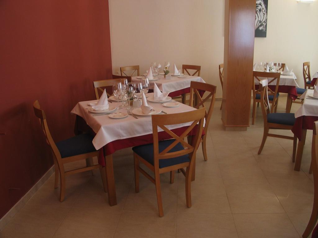 Hostal Ciudad De Caparra Carcaboso Exteriér fotografie